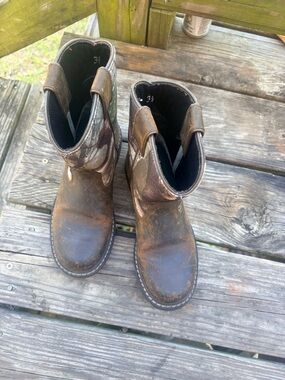 ARIAT Brown Leather Cowboy Boots with Camo Shaft